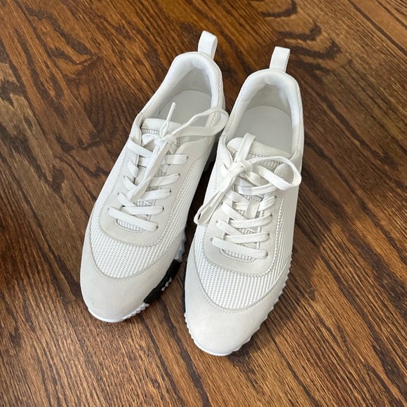 Sneakers - Picture 1 of 4